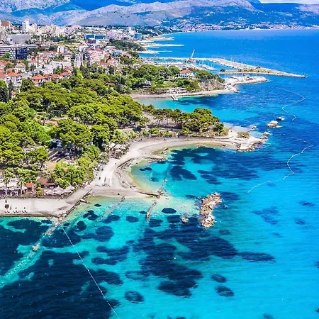 Gem Old Town Center 아파트