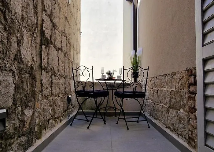Gem Old Town Center Apartment *