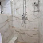 Gem Old Town Center Apartman *